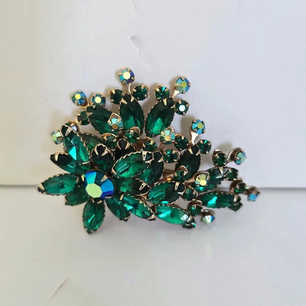 Source Unknown vintage brooch