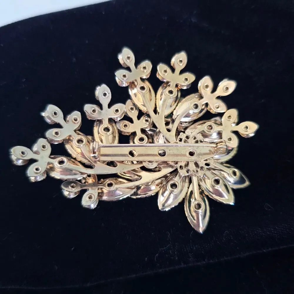 Source Unknown vintage brooch