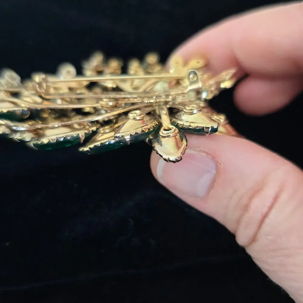 Source Unknown vintage brooch