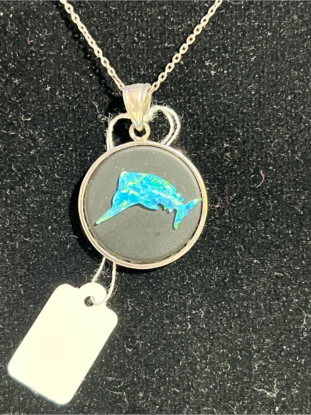N/A round pendant