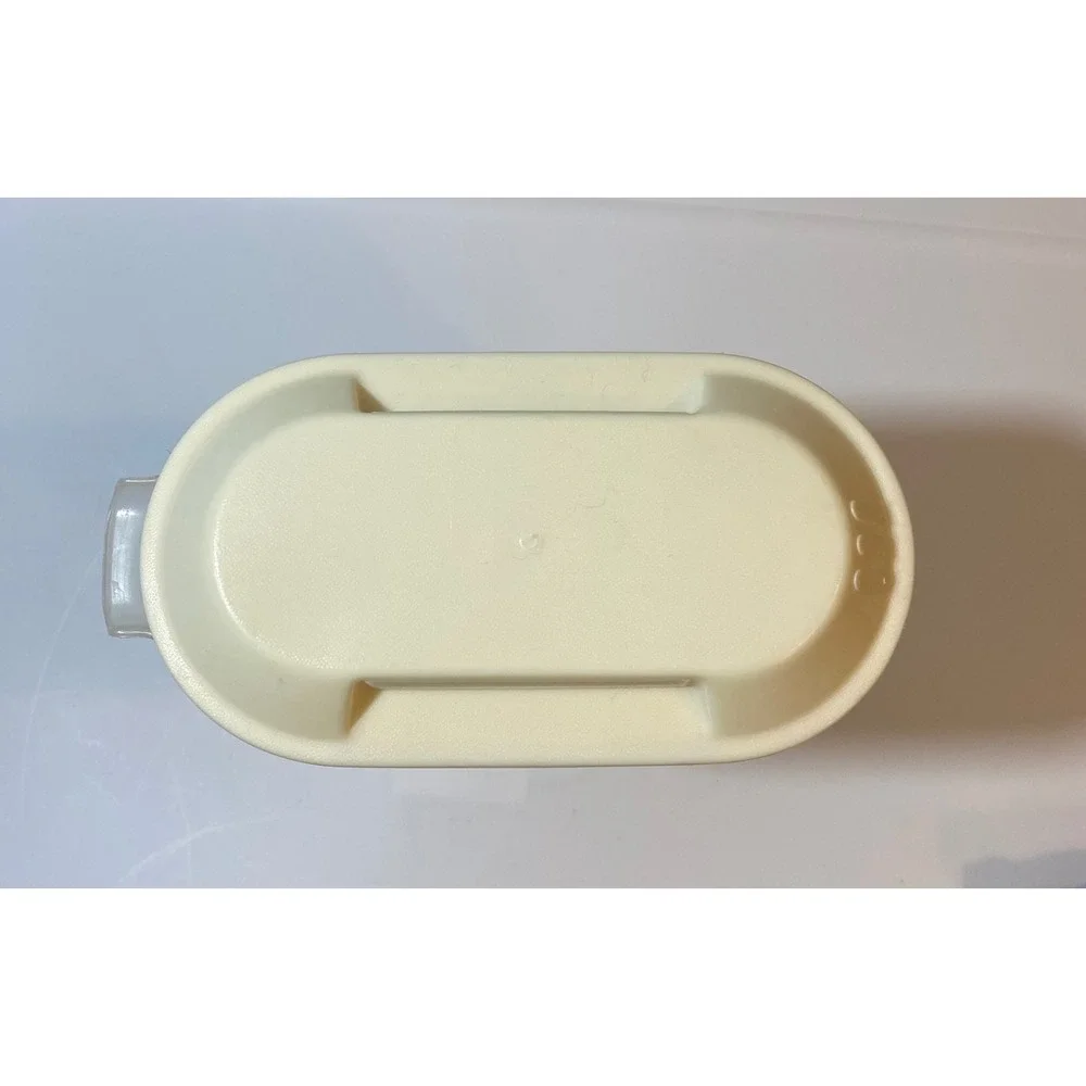 Rubbermaid Servin Saver Pitcher 2.25 Qt 2.1 L Vintage Almond Lid 0940 1091‎