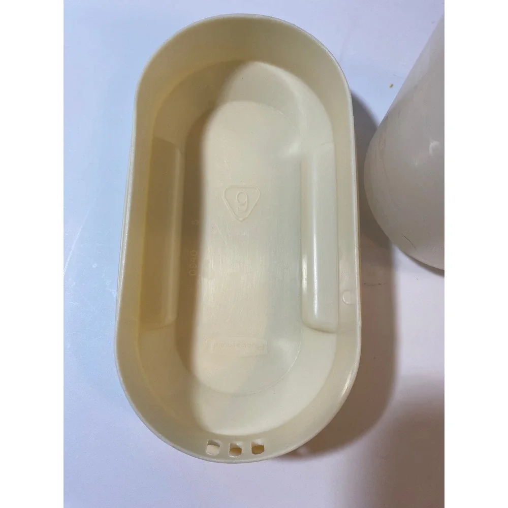 Rubbermaid Servin Saver Pitcher 2.25 Qt 2.1 L Vintage Almond Lid 0940 1091‎