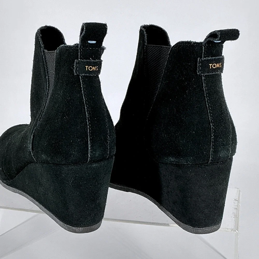 Toms retail $90