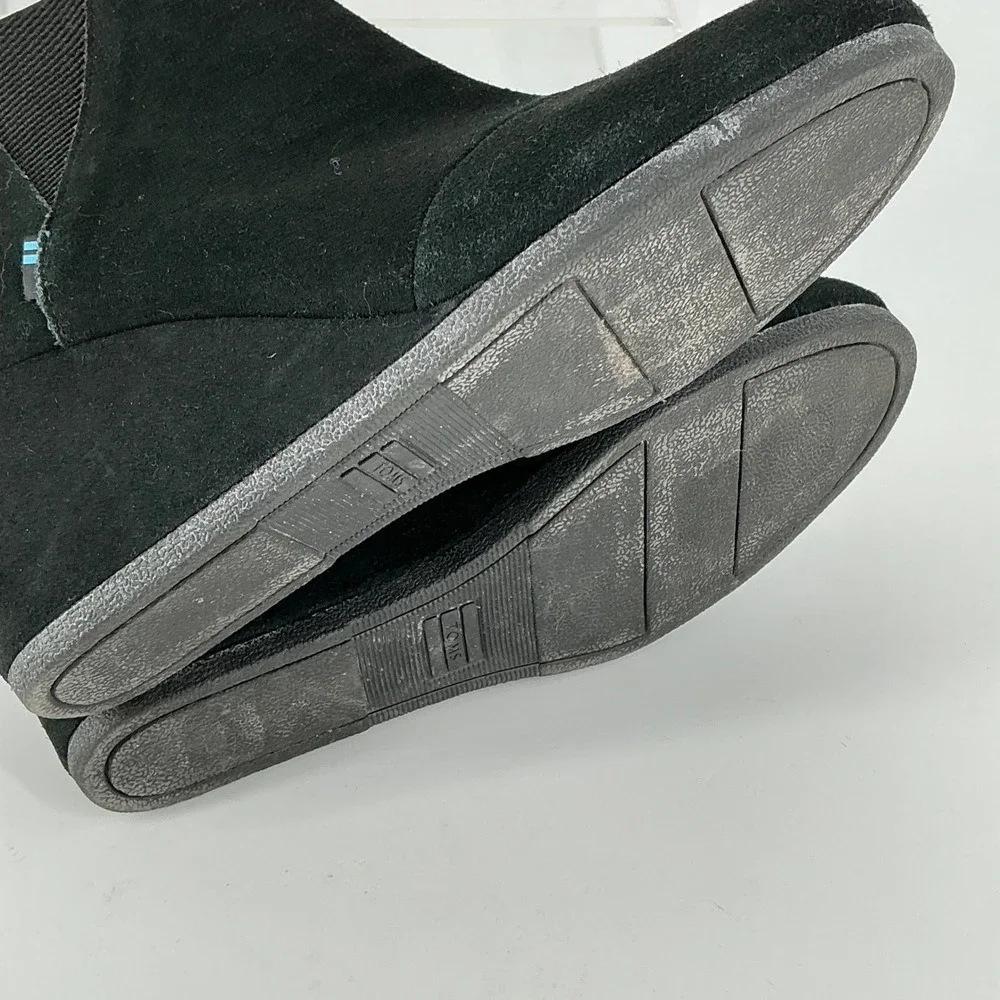 Toms retail $90