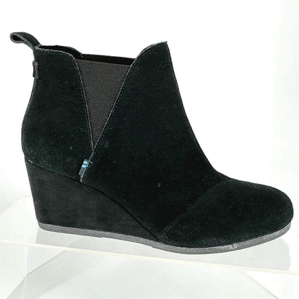 Toms retail $90