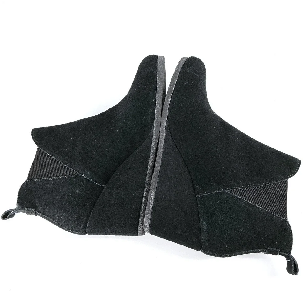 Toms retail $90