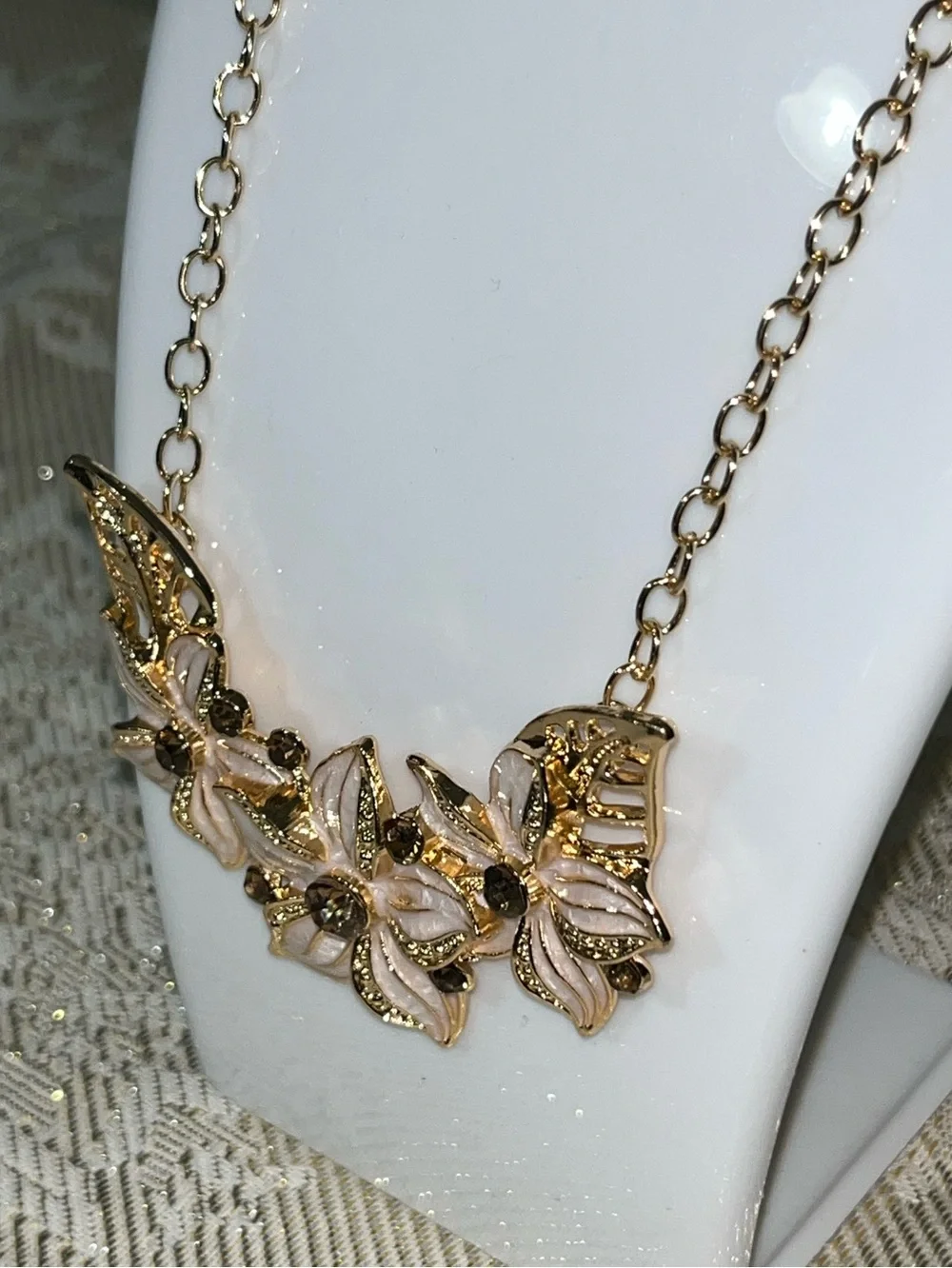 Unbranded new gold