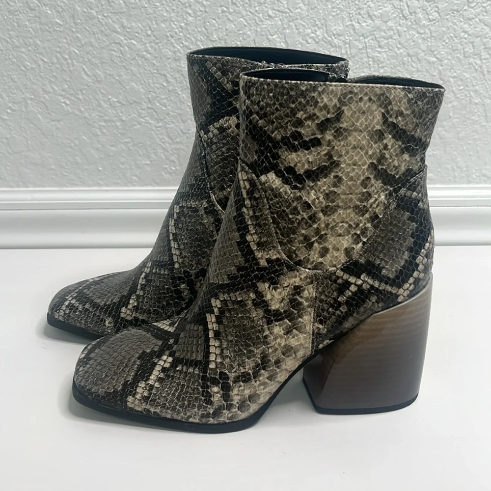Circus by Sam Edelman description imported