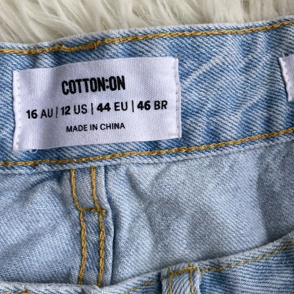 Cotton:On High Rise Ripped Five Pocket Light Wash Shorts Size 12