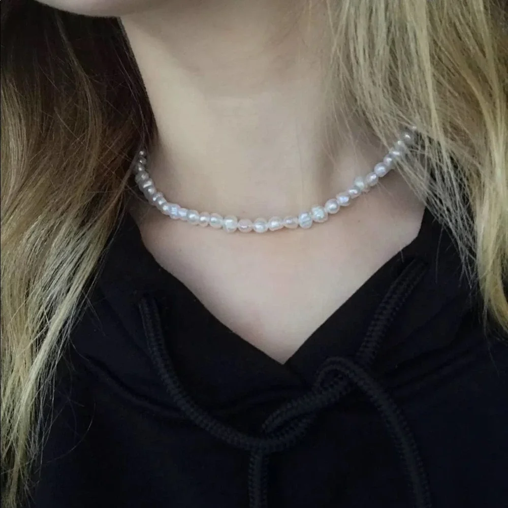 no brand pearl choker