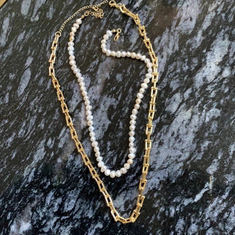no brand pearl choker