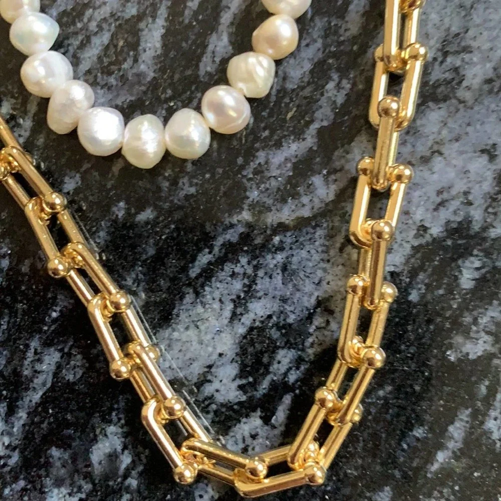 no brand pearl choker