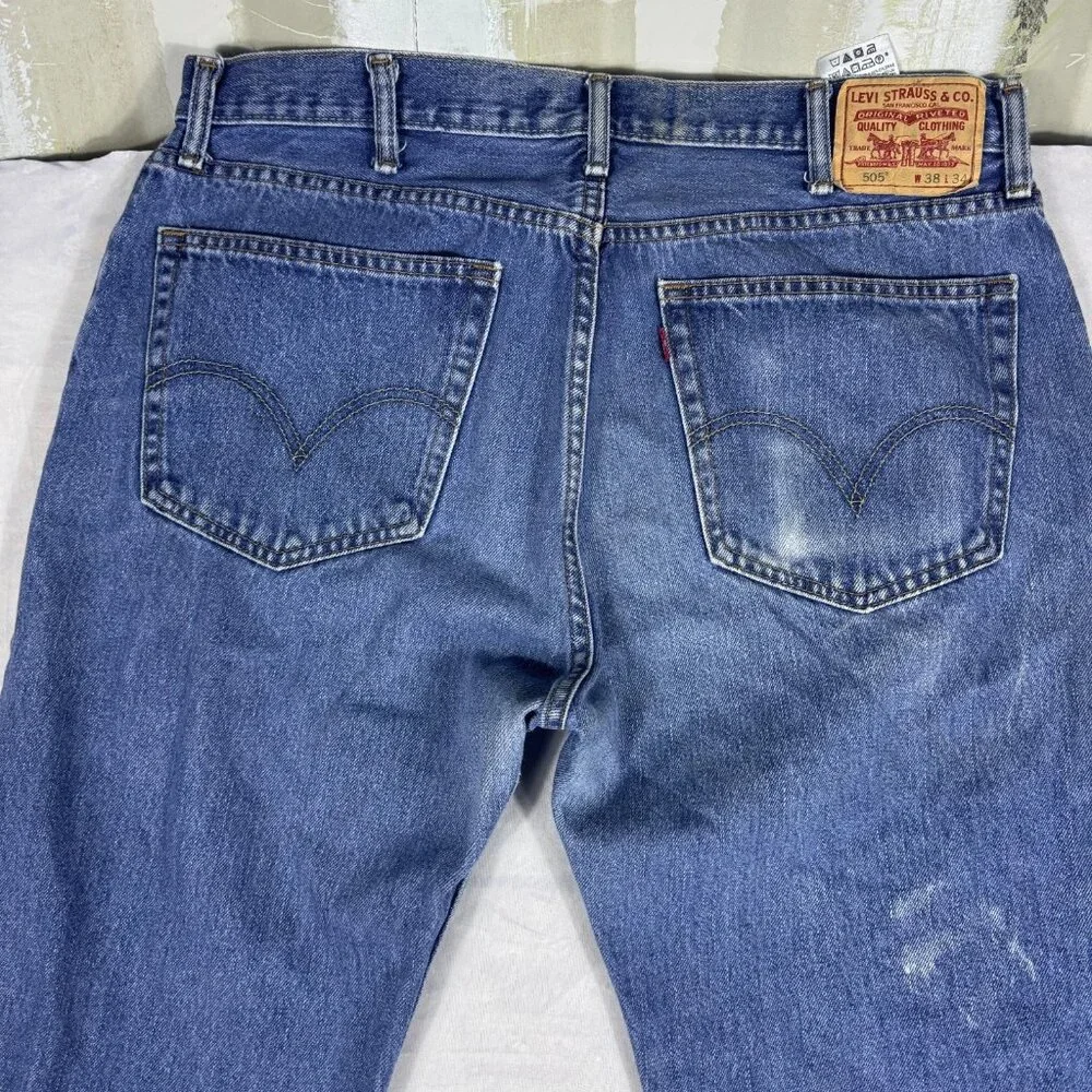 Levi's 505‎ Men's Straight Fit Jeans Blue Denim Zip Fly Medium Wash W38 L34
