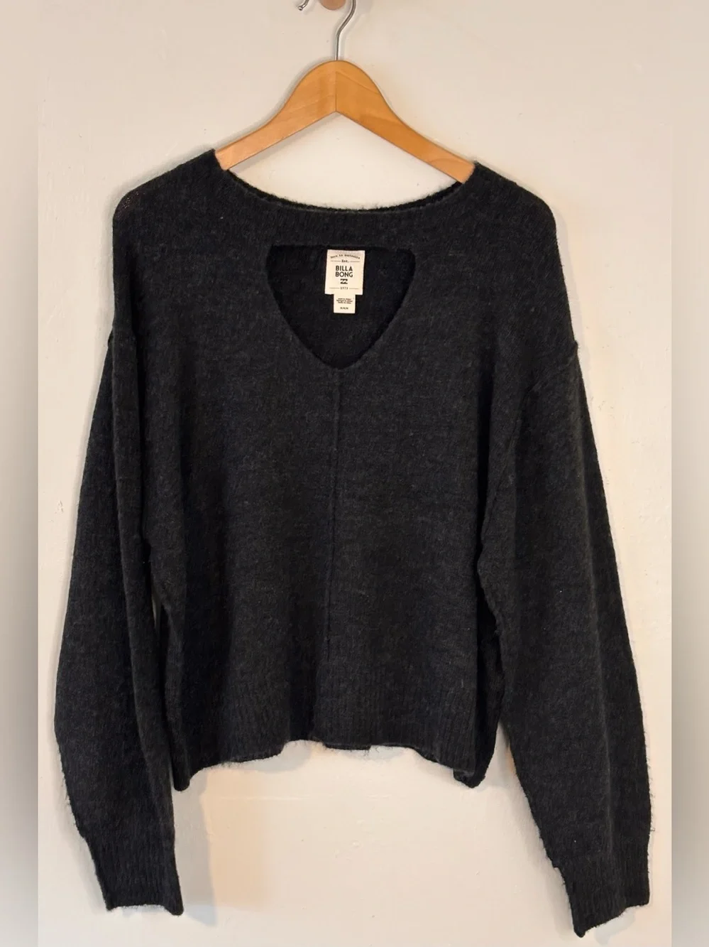 🌸 Billabong Dark Gray Crewneck Cut-out Boxy Cut Long Sleeve Sweater Size M