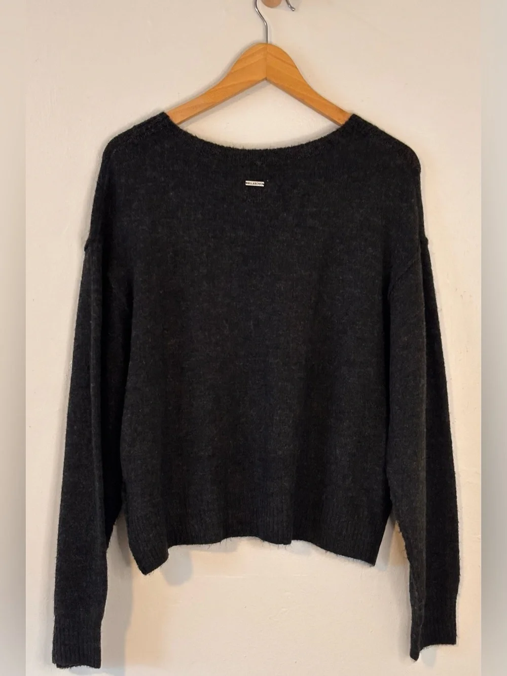 🌸 Billabong Dark Gray Crewneck Cut-out Boxy Cut Long Sleeve Sweater Size M
