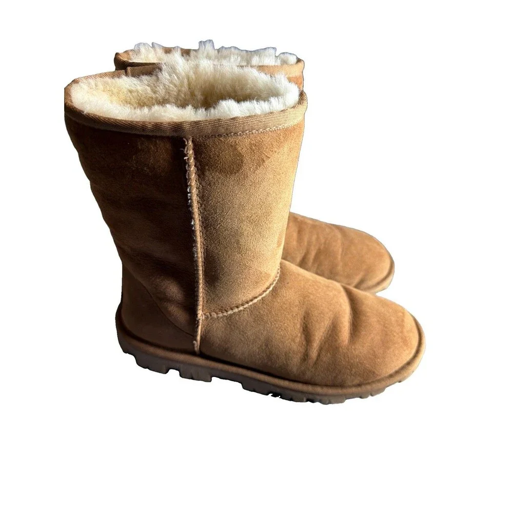 UGG Australia Classic Short Suede Boot # 5835 Chestnut Brown Size 8/EU 39