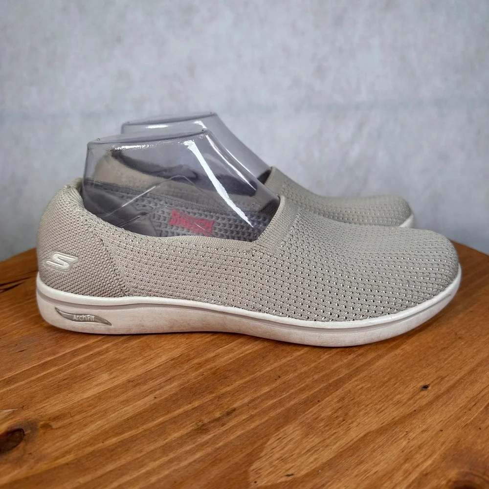 Skechers midsole travel knit