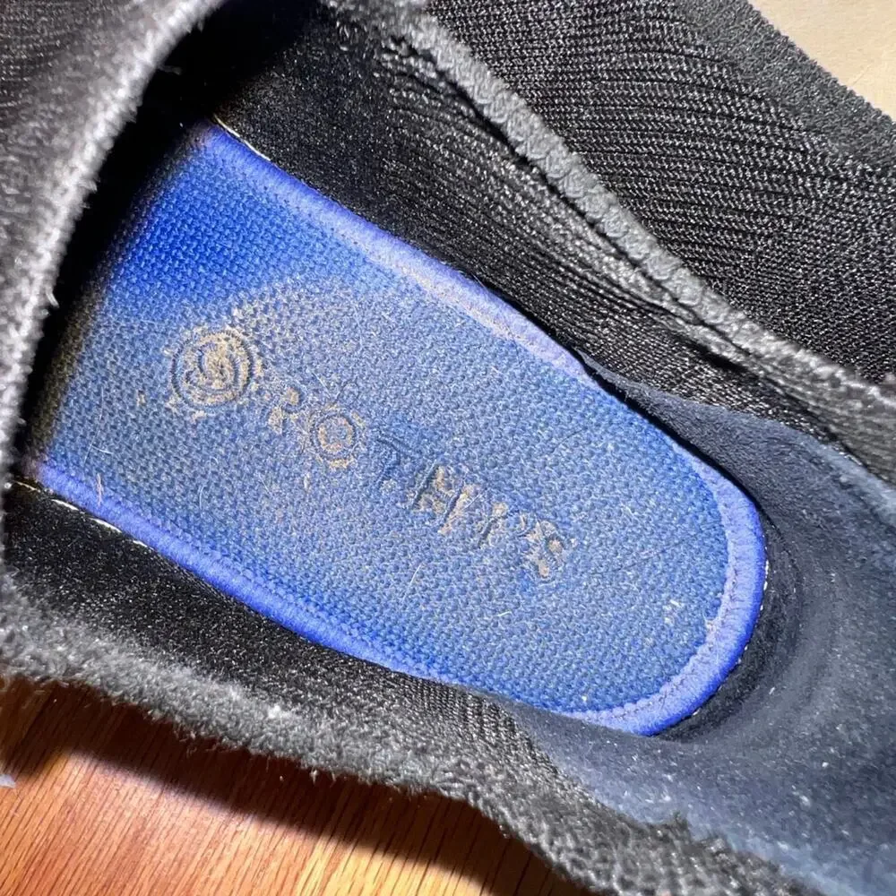 Rothys top some