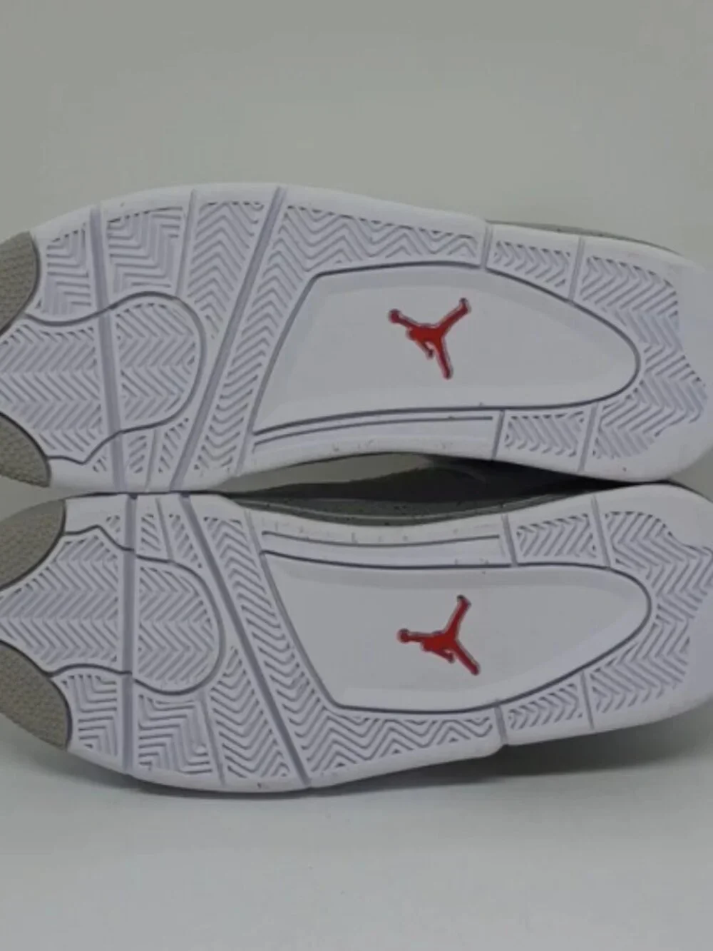Air Jordan 4 Retro WhiteFire Red Tech Grey Black