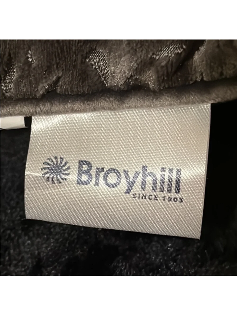 Broyhill nwot excellent