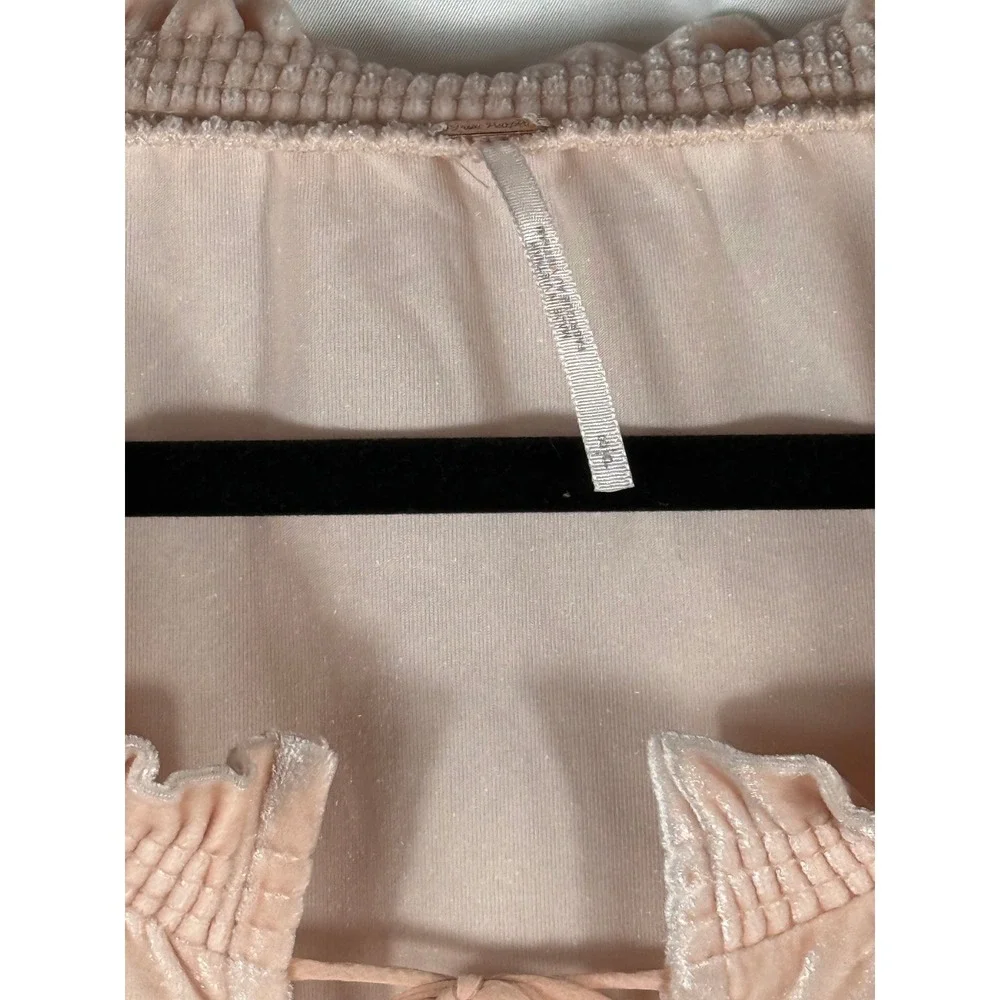 Free People Blush Pink / Peach Velvet Ruffle Sleeve Smocked Blouse Womens S‎