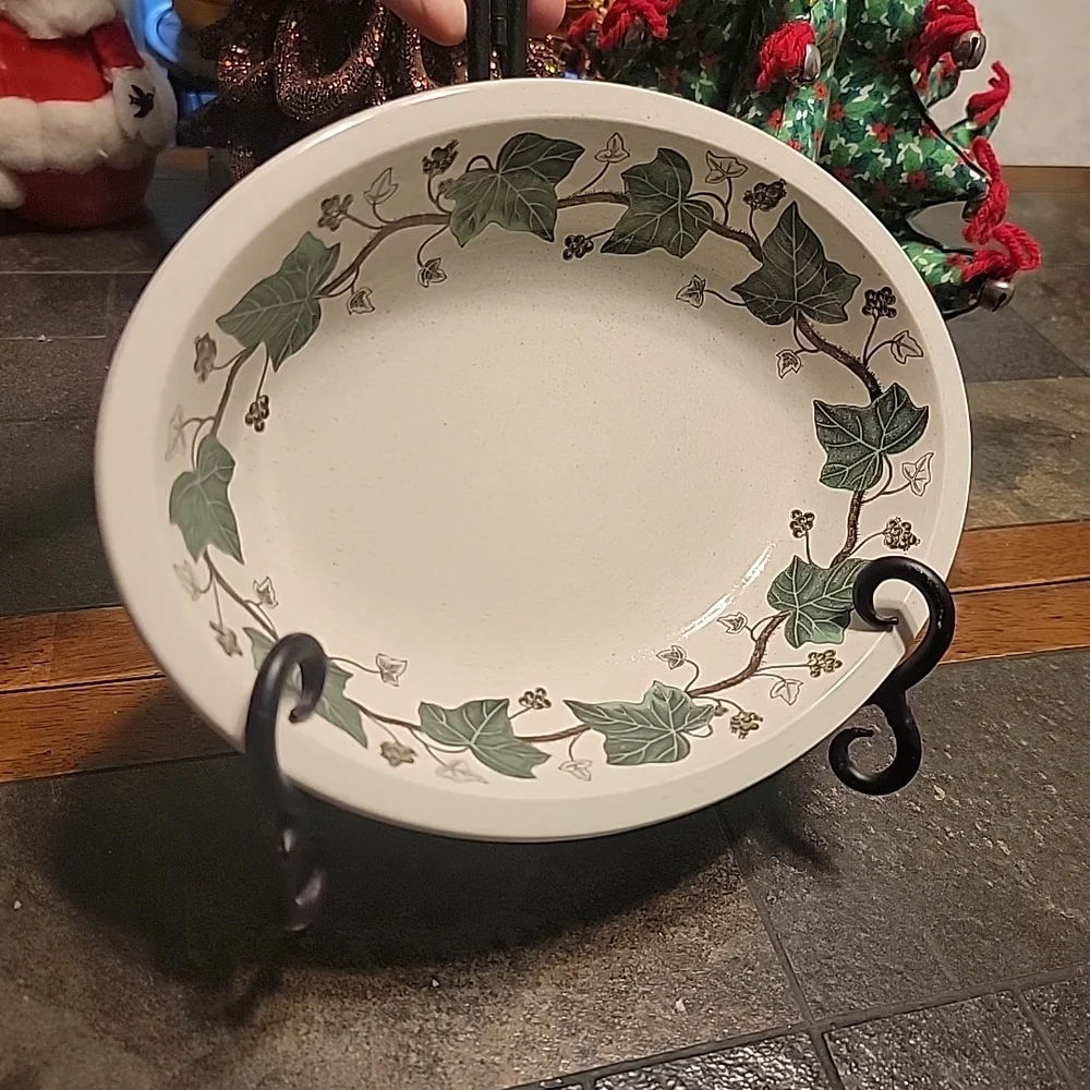 Wedgwood napoleon ivy
