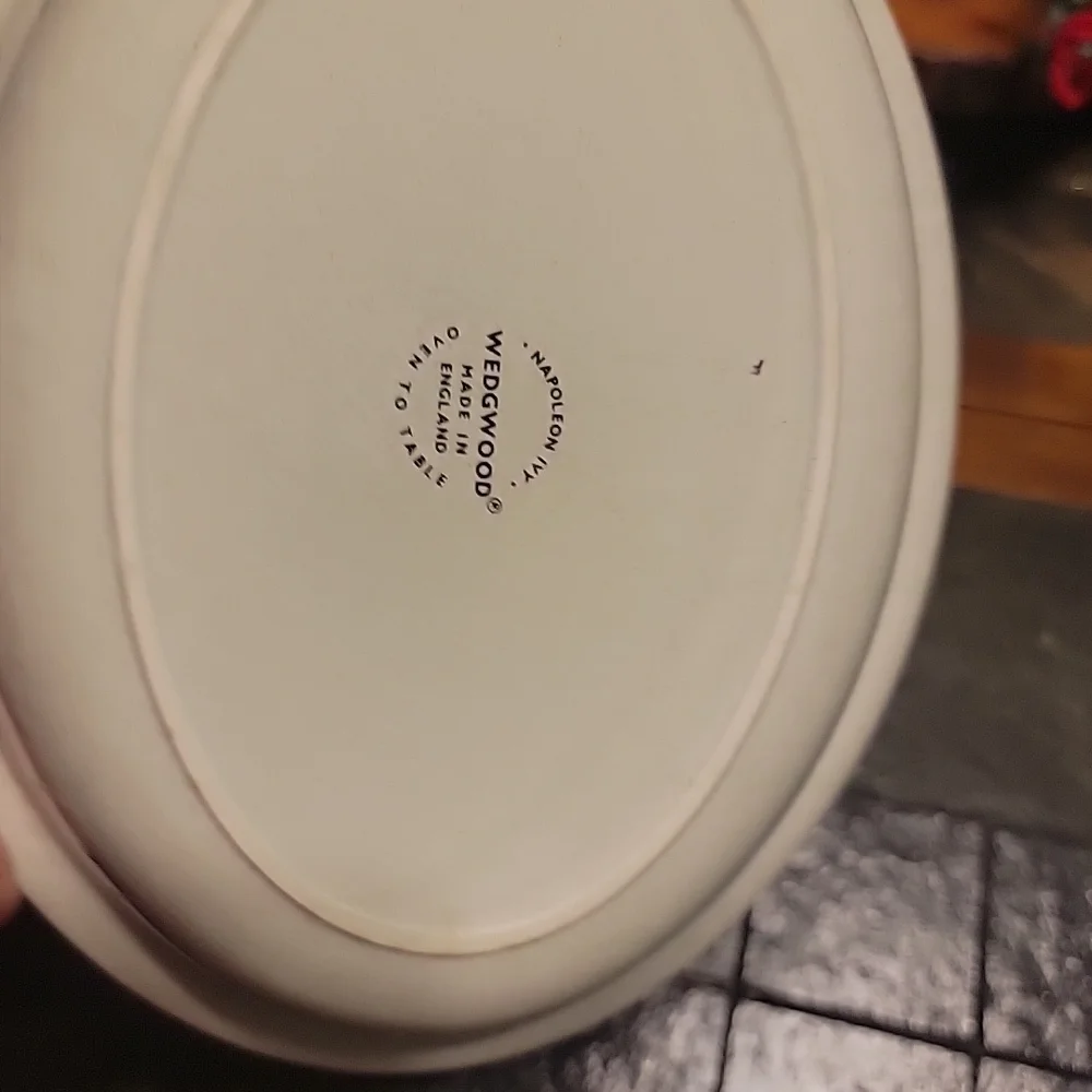 Wedgwood napoleon ivy