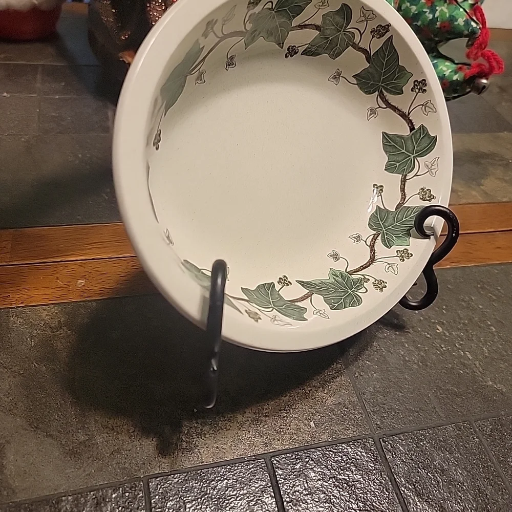 Wedgwood napoleon ivy