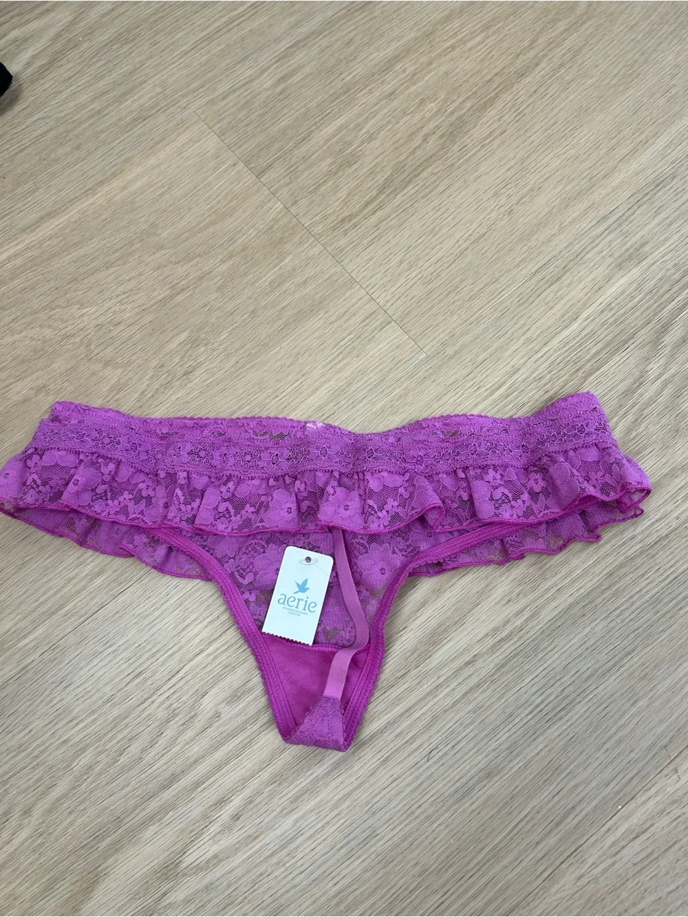 NWT Aerie Ruffle Lace Thong Panty S