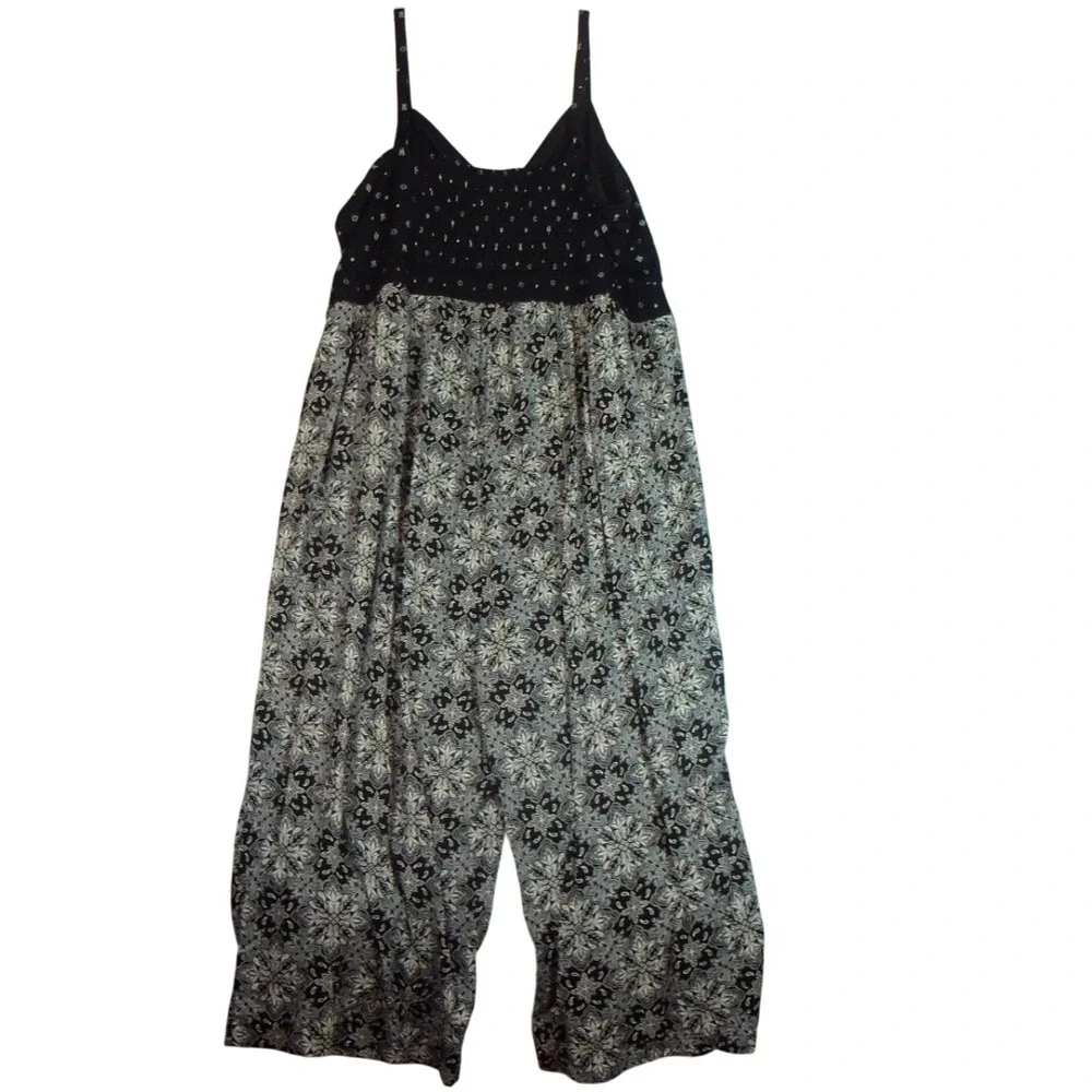 Torrid Women's Smocked Gauze Wide Leg Crop Jumpsuit Spaghetti Straps Size 4X BLK