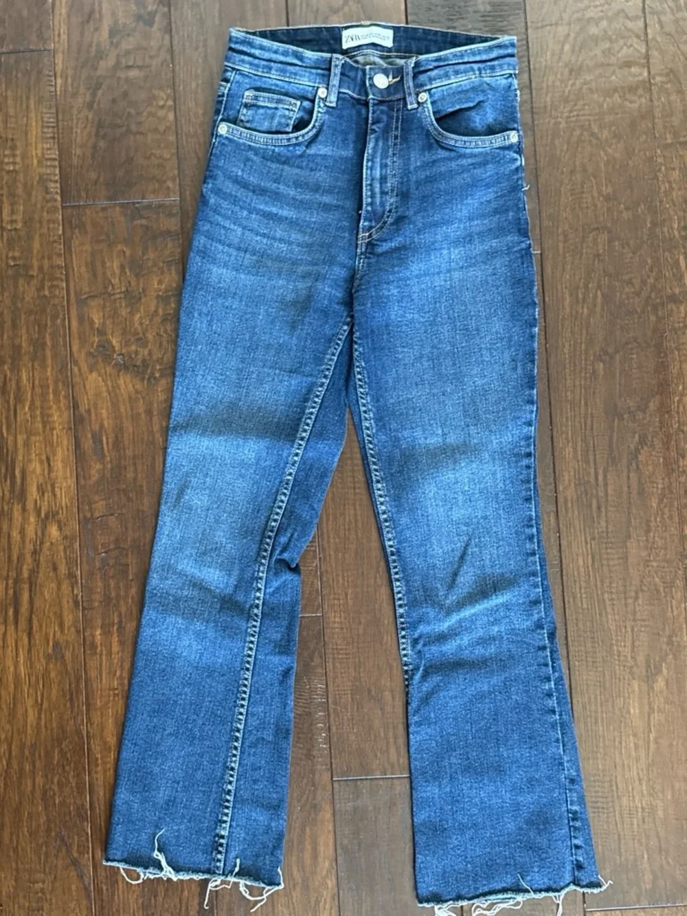 Zara Women's Straight Leg Jeans in Medium Blue