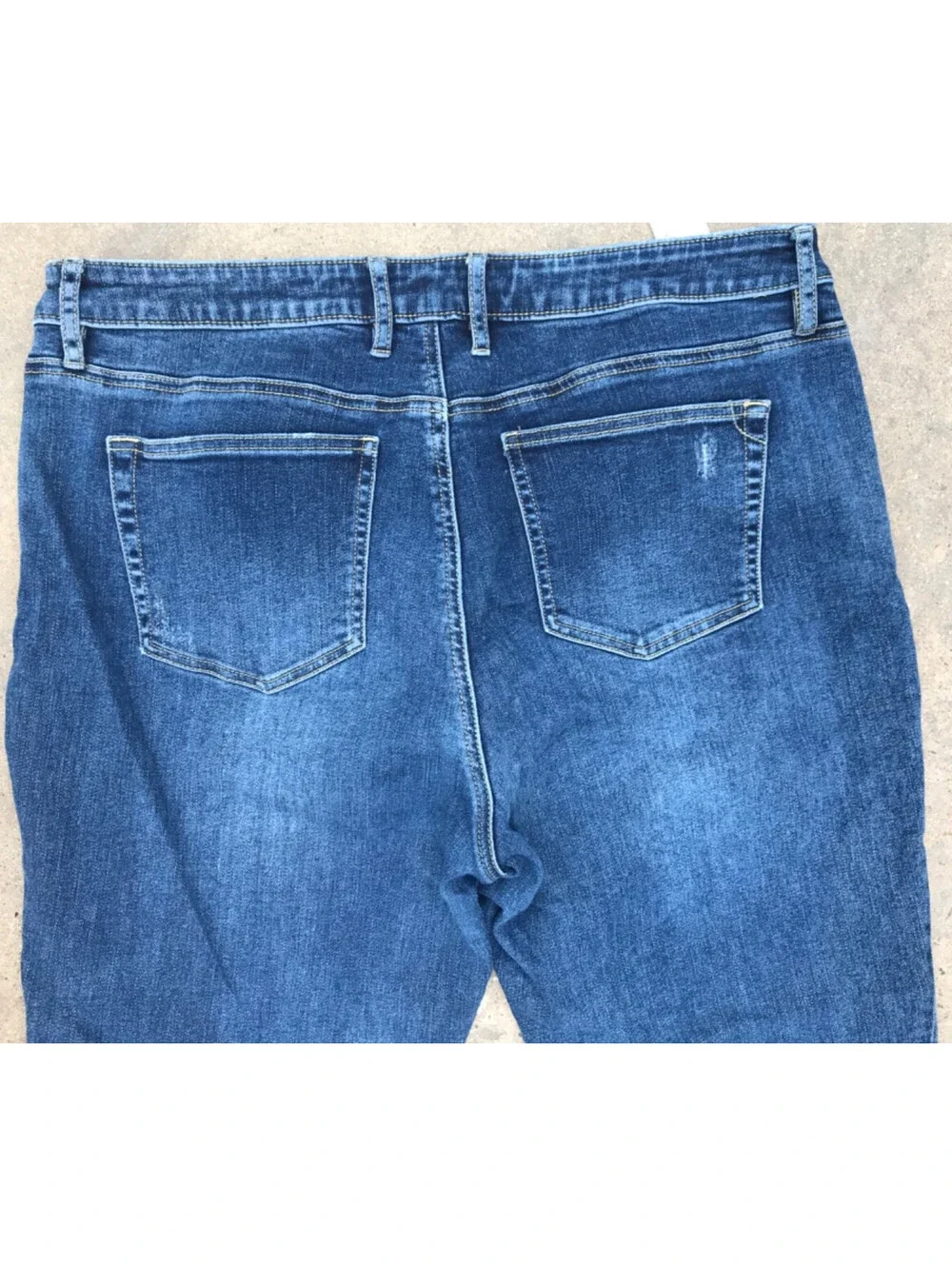 Tommy Bahama offers solid 31