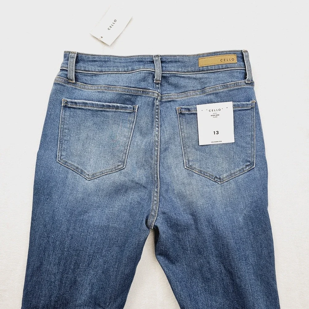 NEW Cello Womens 13 High Rise Flare‎ Jeans Distressed Blue Denim Casual