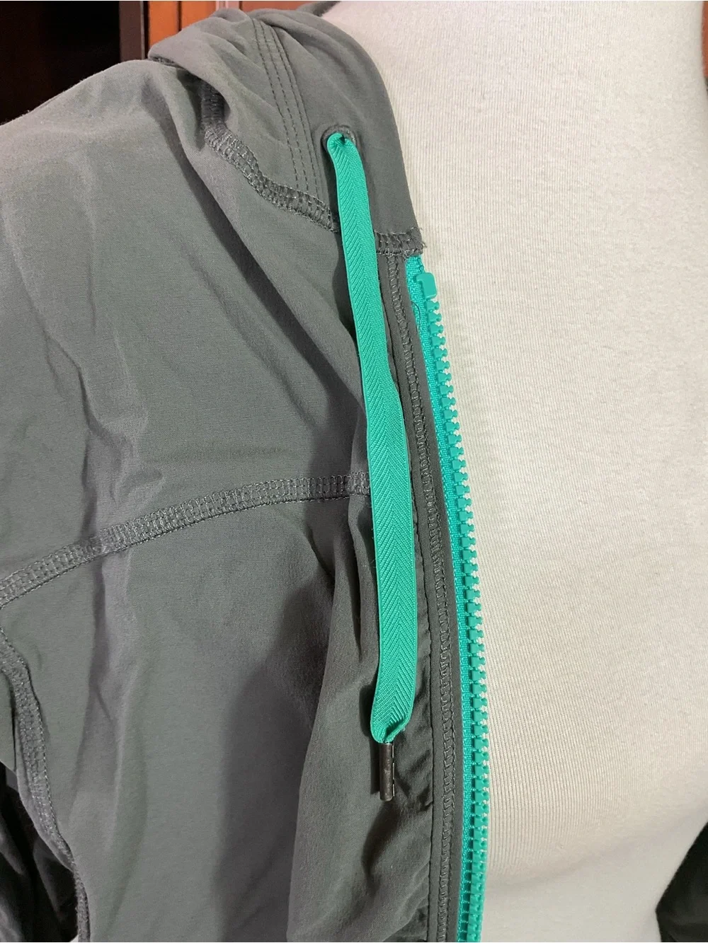 Lucy Athleisure Women’s Workout Jacket Size XS Gray And Green Lknw Full Zip Vers