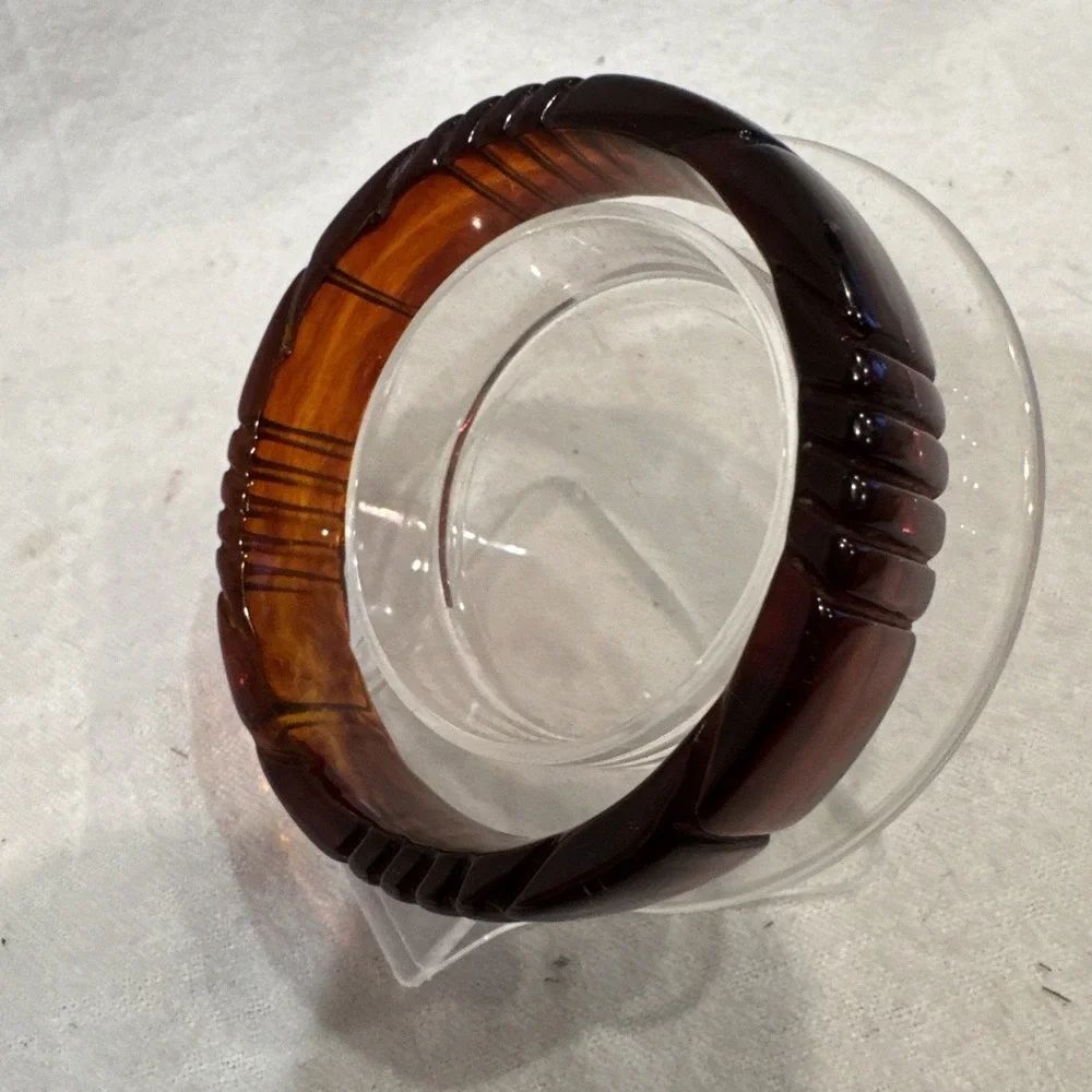 1950s Art Deco‎ Deep Carved Rootbeer Bakelite Bangle Bracelet 2.5