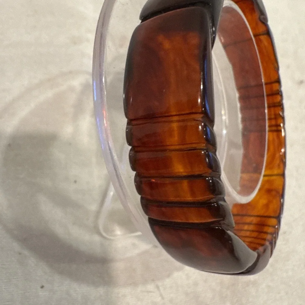 1950s Art Deco‎ Deep Carved Rootbeer Bakelite Bangle Bracelet 2.5