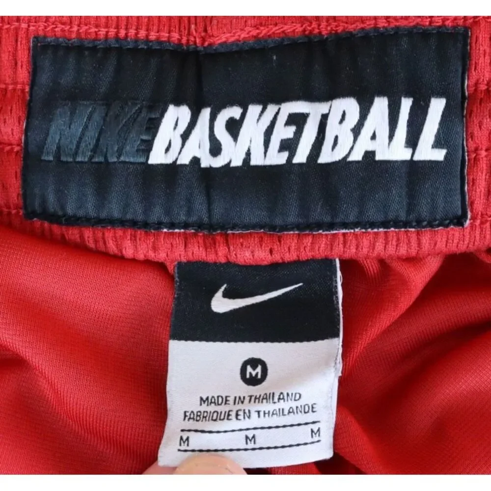 Nike comparison pockets 16