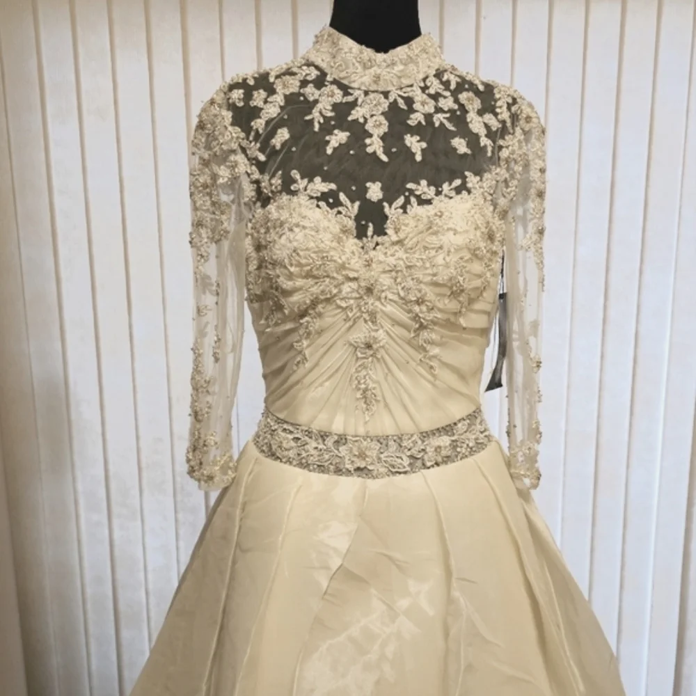 Stephen Yearick stunning ivory