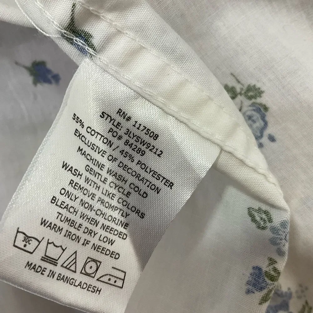 Levis white preppy