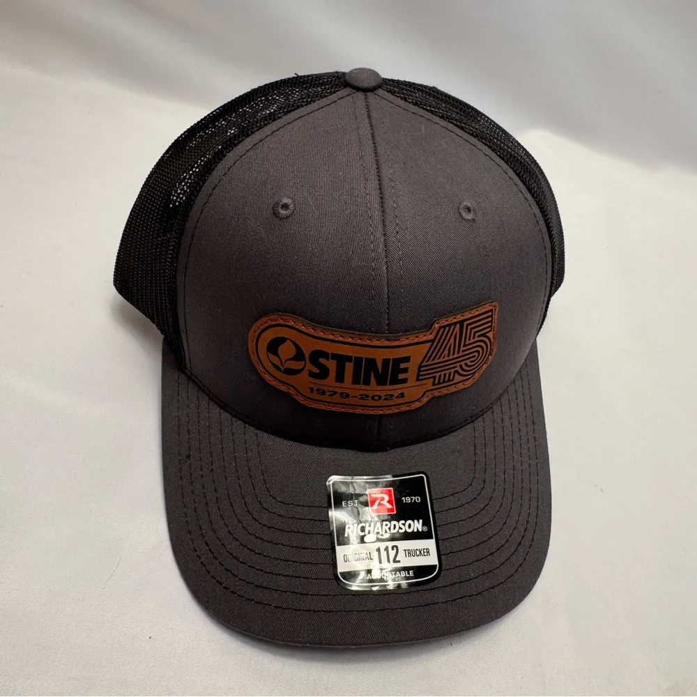 Richardson 112 trucker