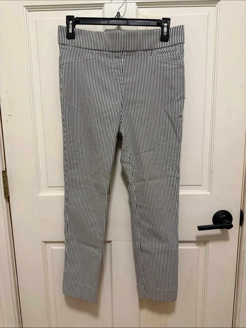Anne Klein Black and White Striped stretch Pants - Size 4