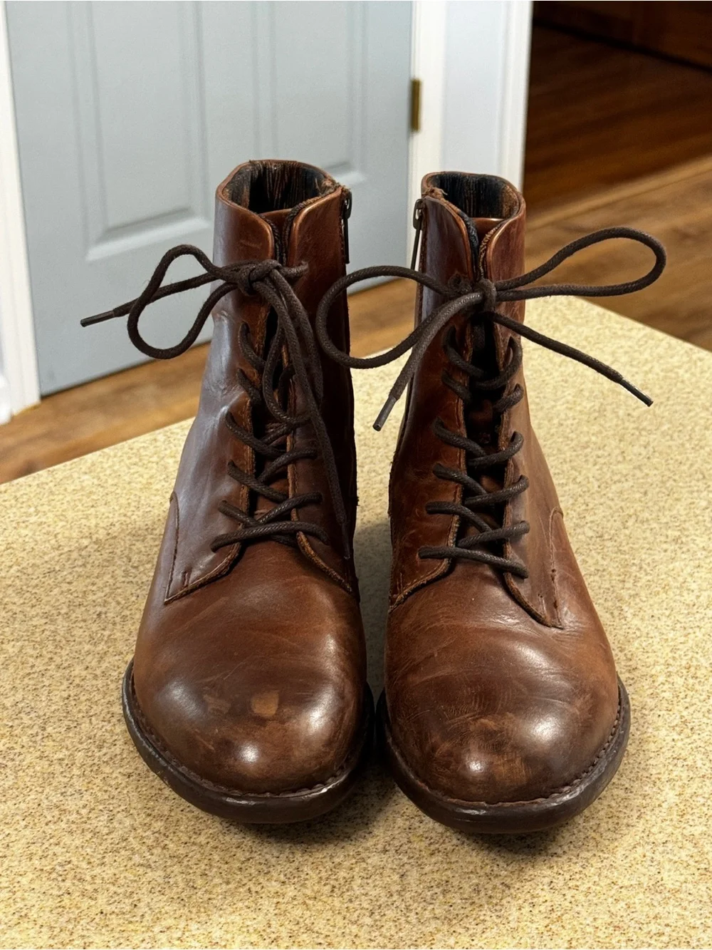 Born Betsey Dark Brown Leather Ankle Boots 8.5 Lace Up Zip