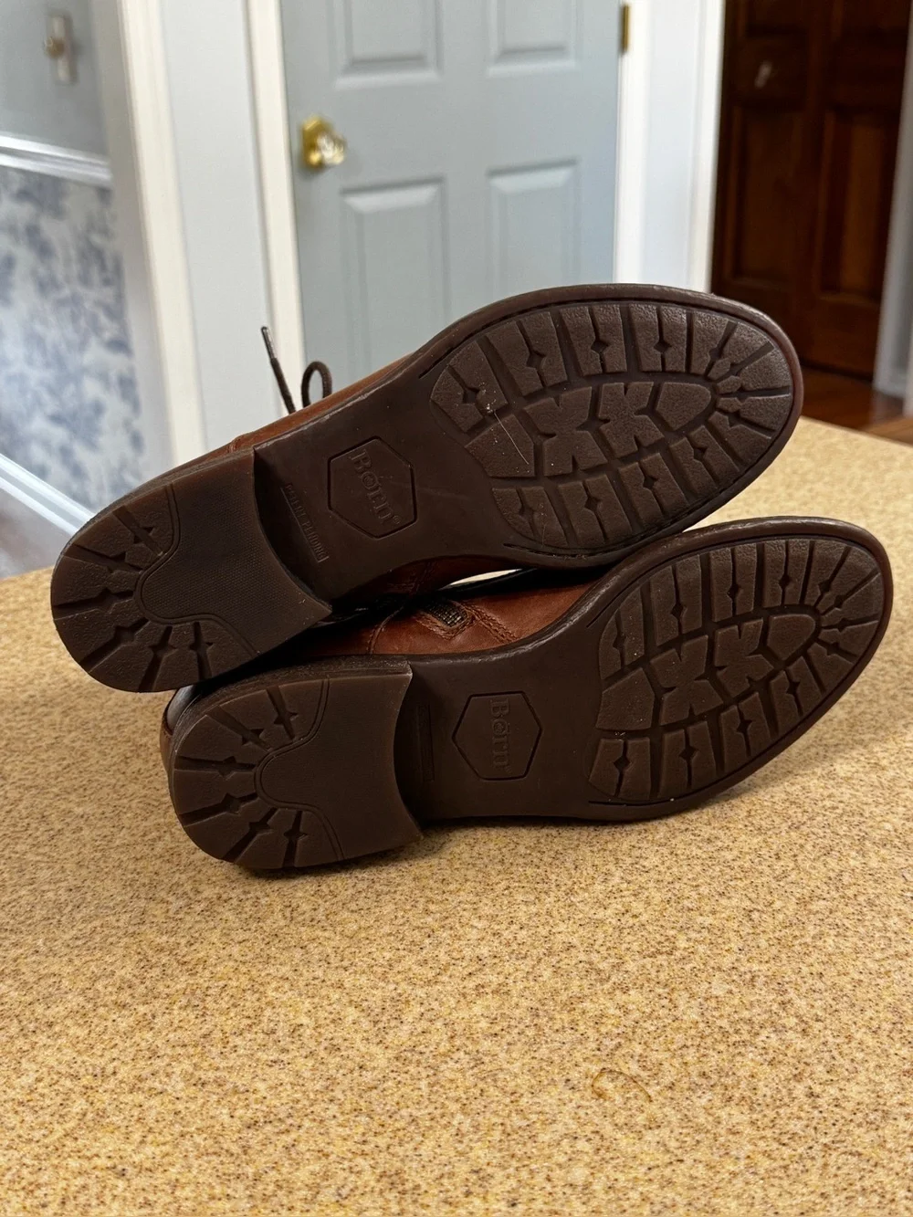 Born Betsey Dark Brown Leather Ankle Boots 8.5 Lace Up Zip