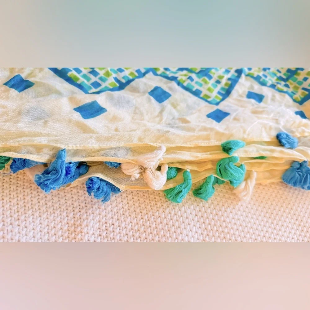Vera Bradley wrap summer blue