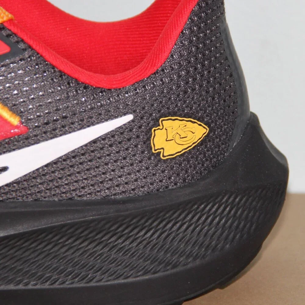 Nike Air Zoom Pegasus 40 Kansas City Chiefs Running Men 9 10 11.5