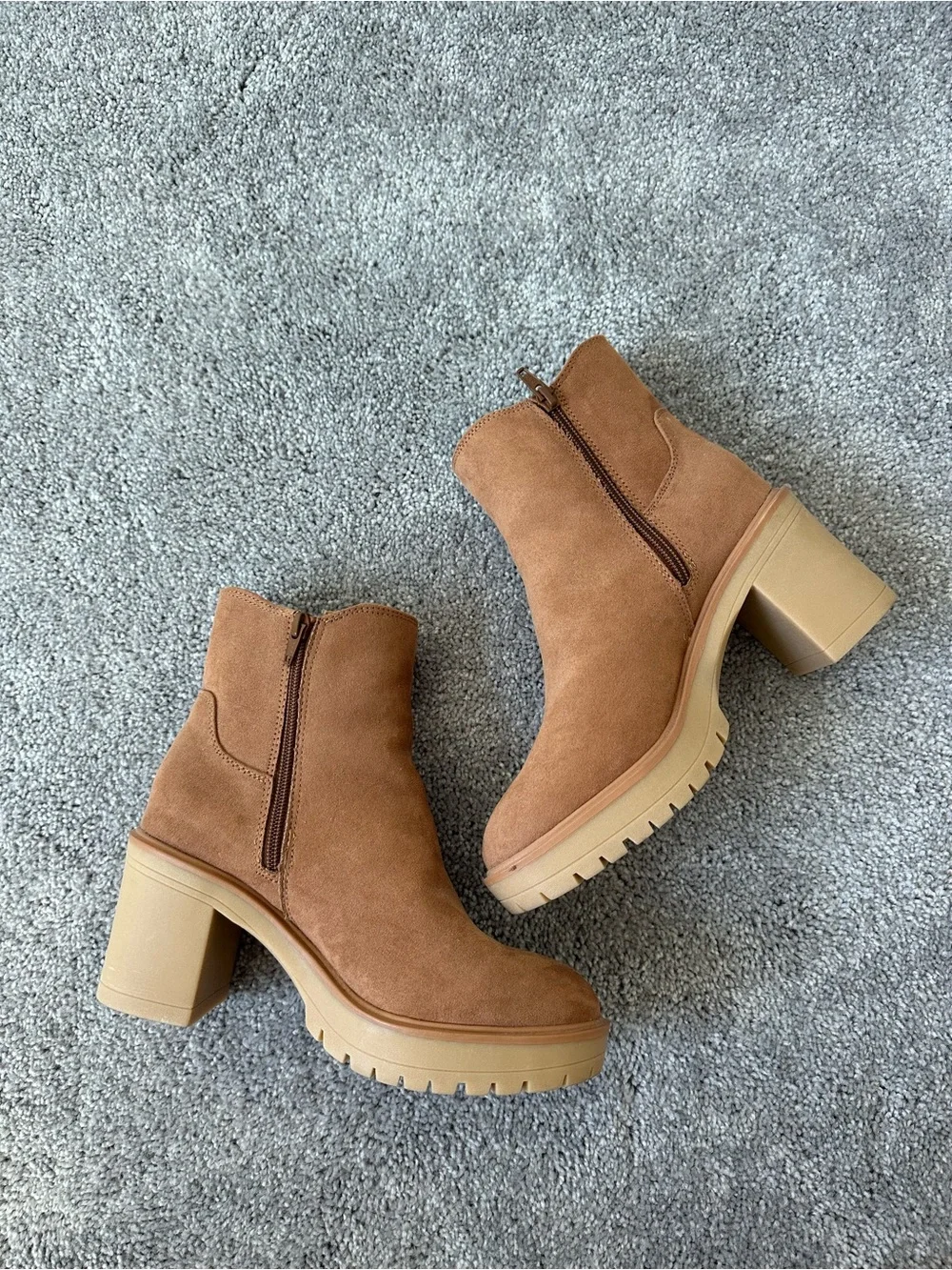 Universal Thread worn cognac