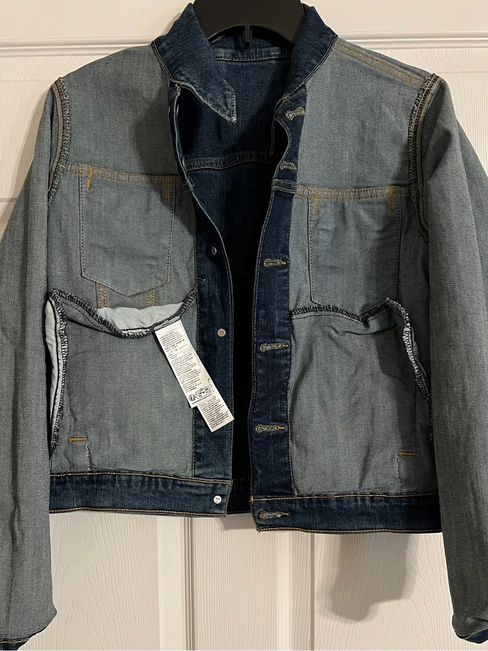Levis vary dark