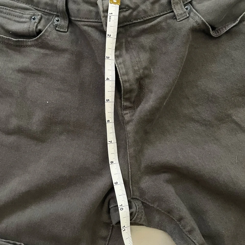 Kenneth Cole Reaction grey color