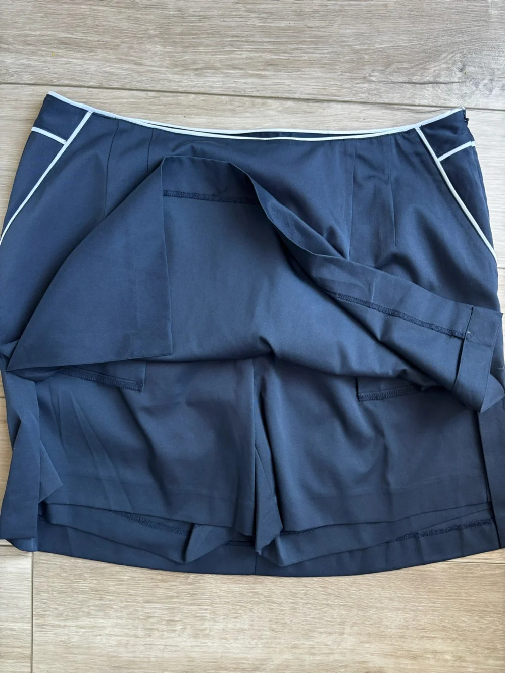Talbots Woman Navy Golf Skort 16 White Contrast Trim Stretch Tennis Country Club
