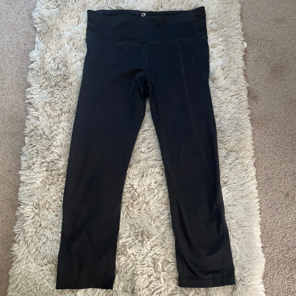 GAP black new cropped